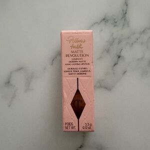 Charlotte tilbury matte revolution lipstick - pillow talk